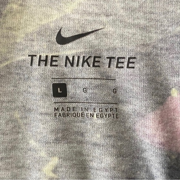 SOLD 🩷🖤 Nike Sportswear Pink Black Floral T-Shirt Neon Swoosh - Men Size Large - Picture 6 of 9